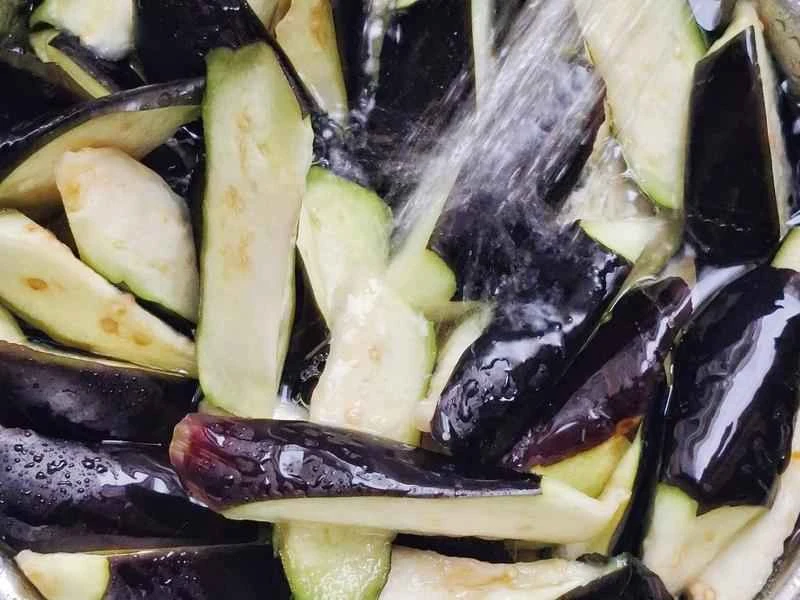 How to make pure milk hand-torn toast: Step 1