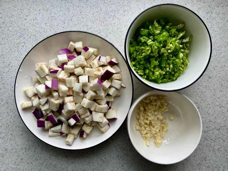 How to make pure milk hand-torn toast: Step 1