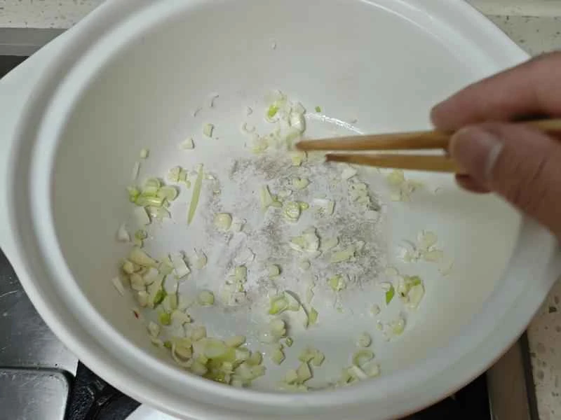 How to make pure milk hand-torn toast: Step 1