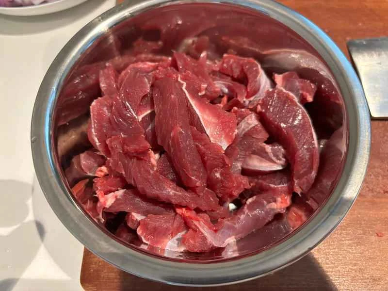 How to make pure milk hand-torn toast: Step 1