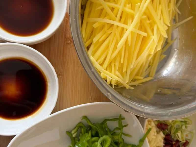 How to make pure milk hand-torn toast: Step 1