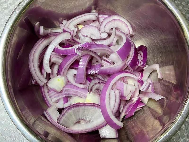 How to make pure milk hand-torn toast: Step 1