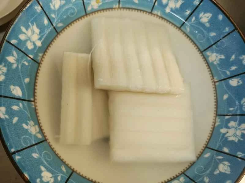 How to make pure milk hand-torn toast: Step 1