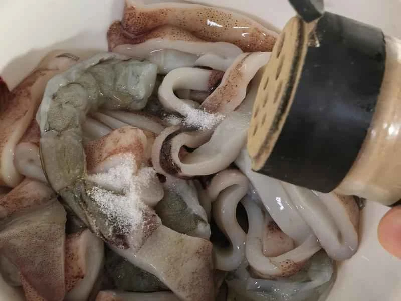 How to make pure milk hand-torn toast: Step 1