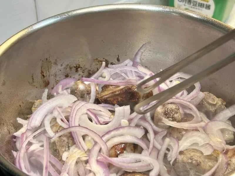 How to make pure milk hand-torn toast: Step 1