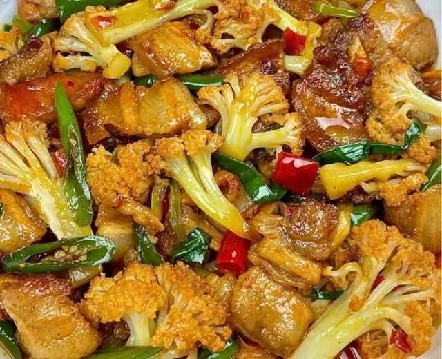 A recipe for a delicious and satisfying Sichuan-style dry pot cauliflower dish.