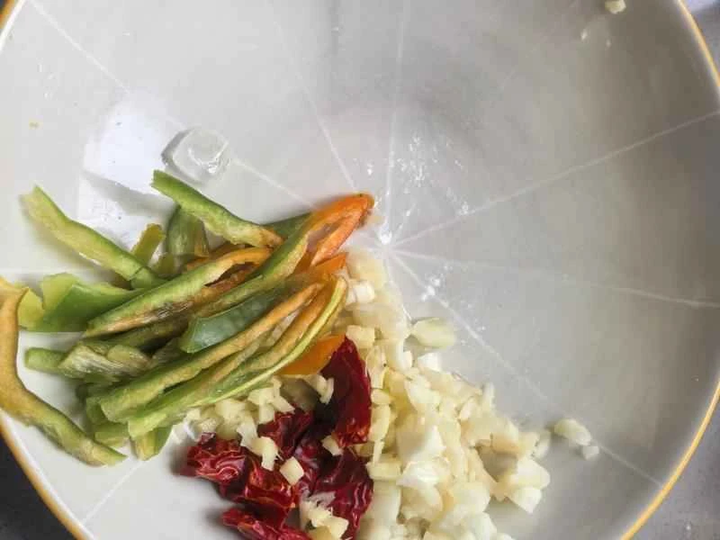 How to make pure milk hand-torn toast: Step 1