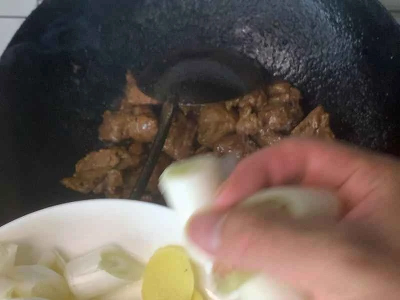 How to make pure milk hand-torn toast: Step 1