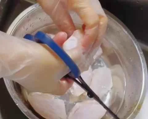 How to make pure milk hand-torn toast: Step 1