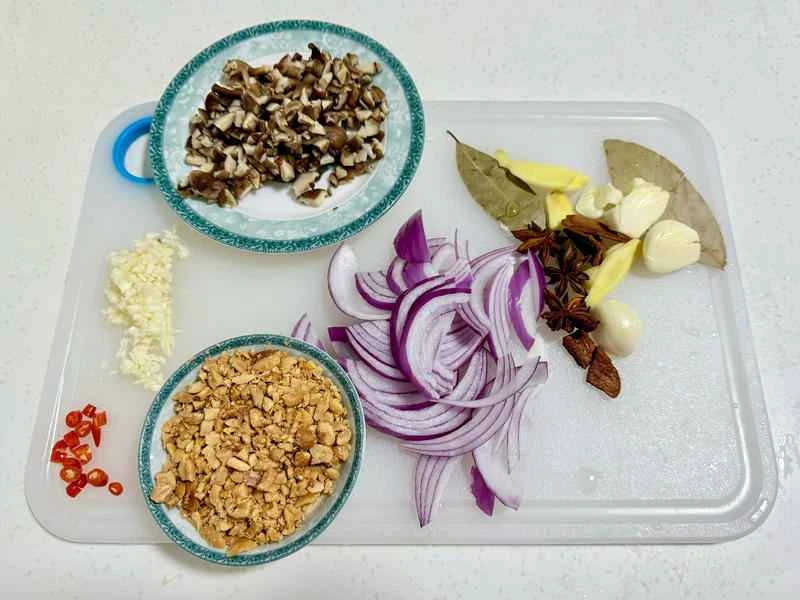 How to make pure milk hand-torn toast: Step 1