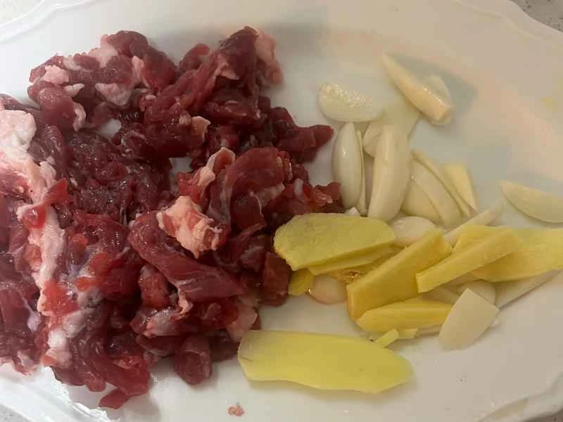 How to make pure milk hand-torn toast: Step 1