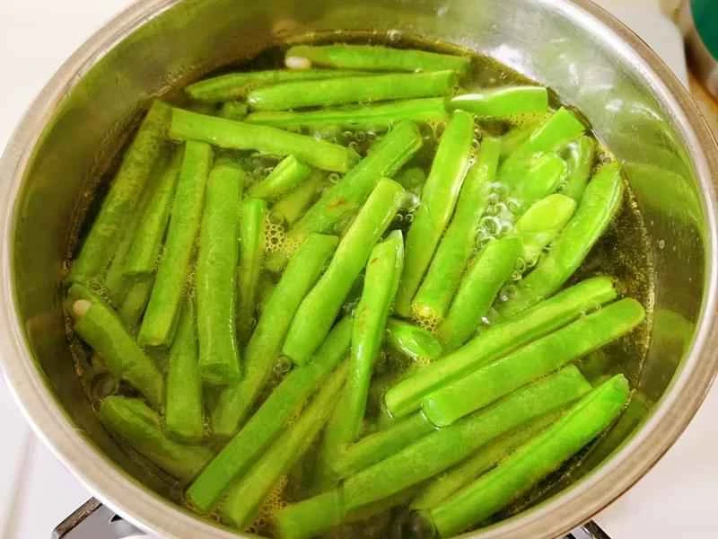How to make pure milk hand-torn toast: Step 1