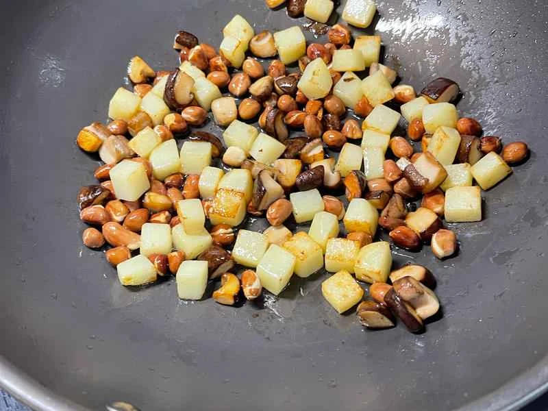 How to make pure milk hand-torn toast: Step 1