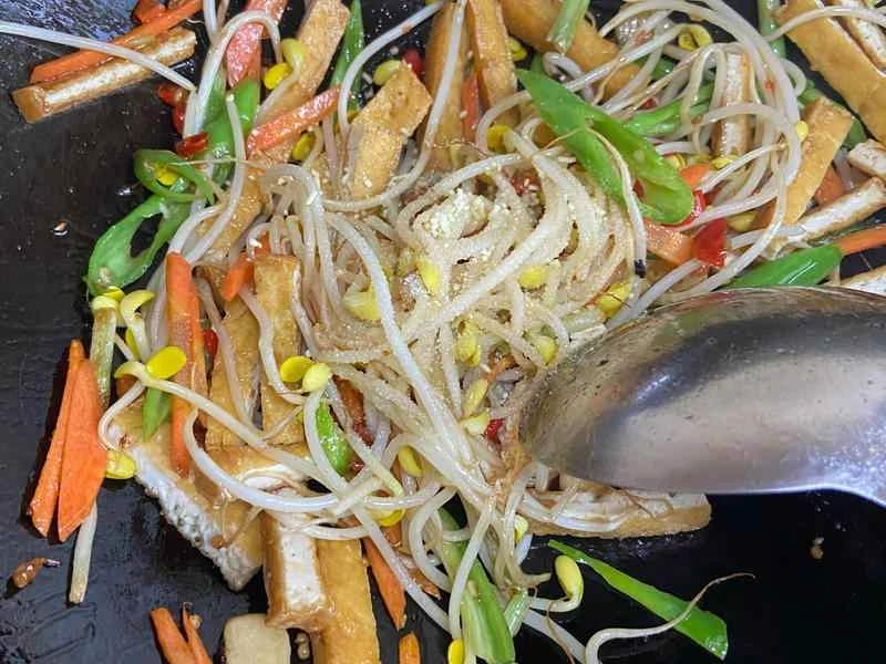 How to make pure milk hand-torn toast: Step 1