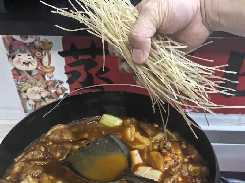 How to make pure milk hand-torn toast: Step 1