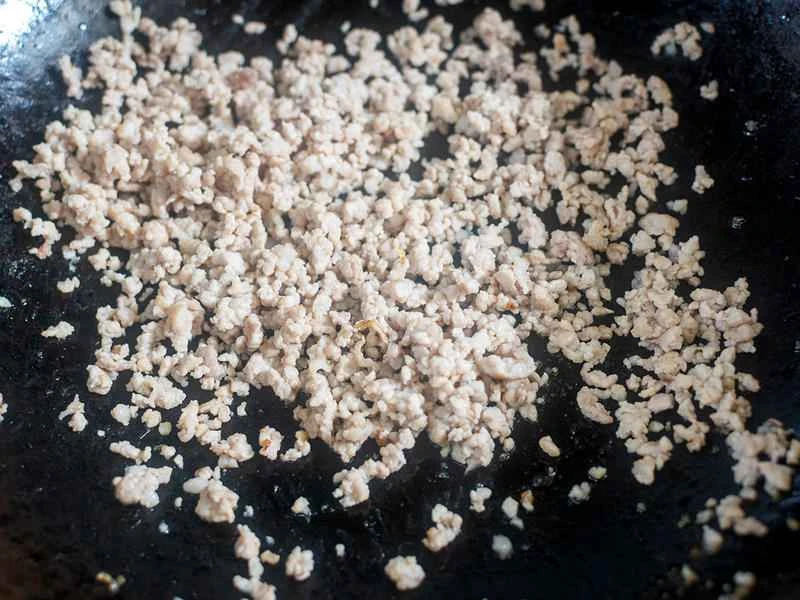 How to make pure milk hand-torn toast: Step 1