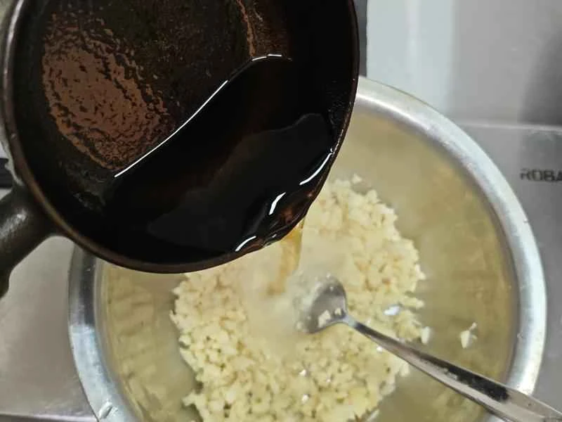 How to make pure milk hand-torn toast: Step 1