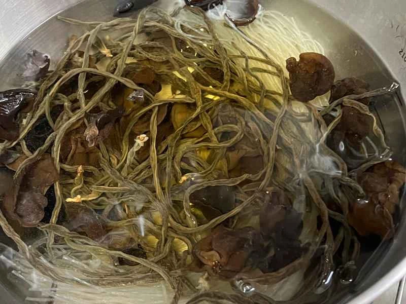 How to make pure milk hand-torn toast: Step 1