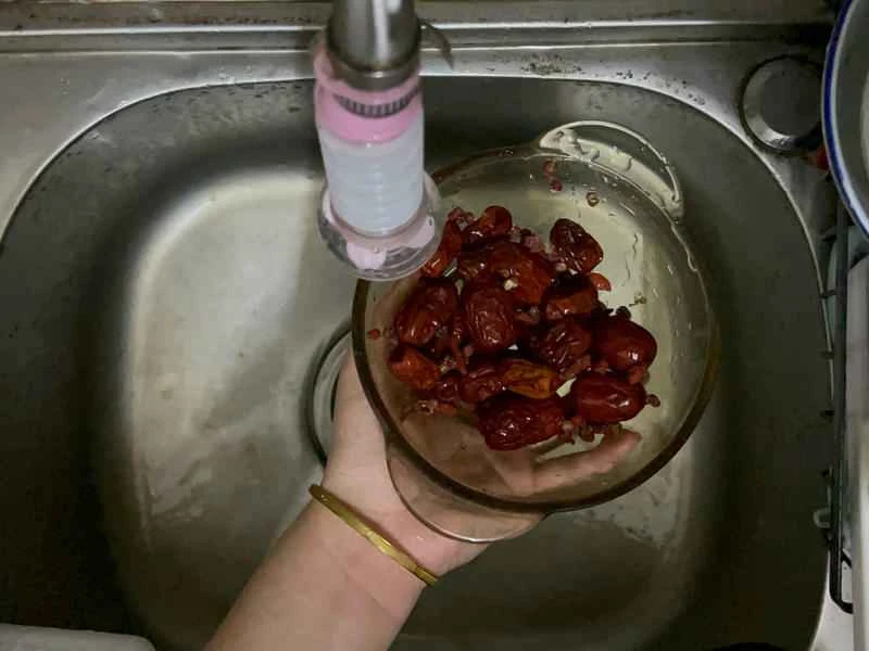 How to make pure milk hand-torn toast: Step 1