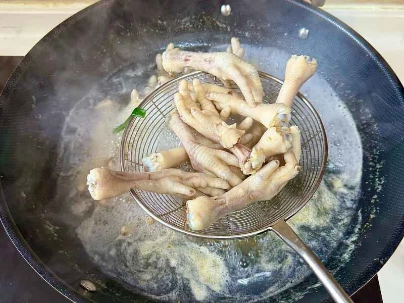 How to make pure milk hand-torn toast: Step 1