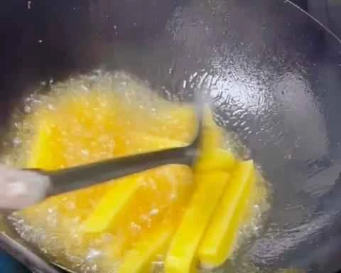 How to make pure milk hand-torn toast: Step 1