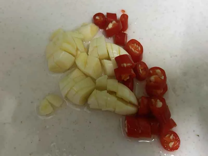 How to make pure milk hand-torn toast: Step 1