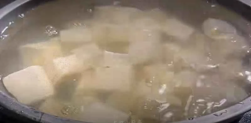 How to make pure milk hand-torn toast: Step 1