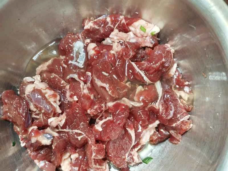 How to make pure milk hand-torn toast: Step 1