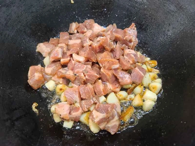 How to make pure milk hand-torn toast: Step 1