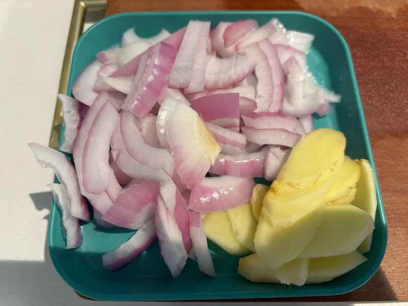 How to make pure milk hand-torn toast: Step 1