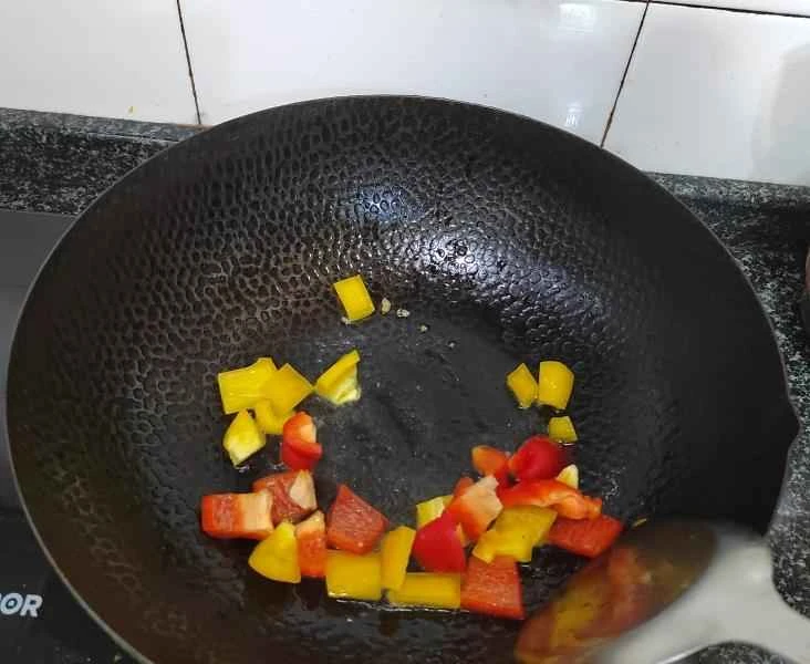 How to make pure milk hand-torn toast: Step 1