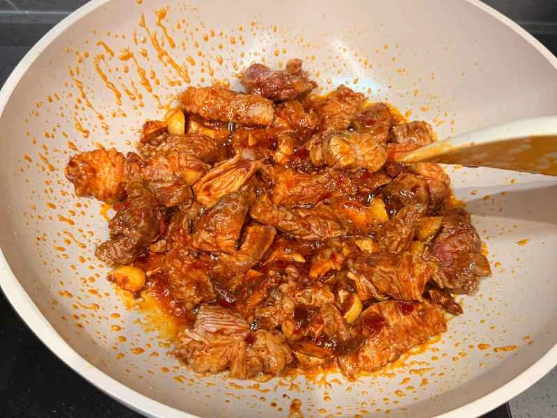 How to make pure milk hand-torn toast: Step 1