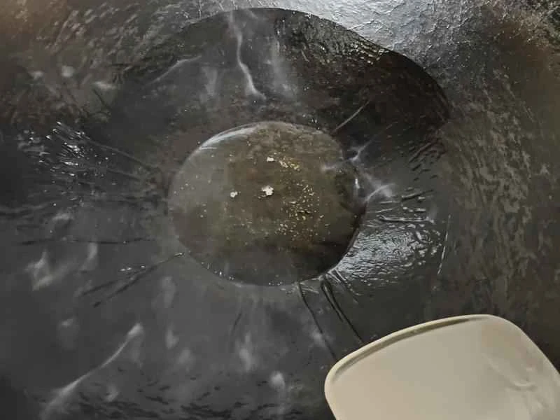 How to make pure milk hand-torn toast: Step 1