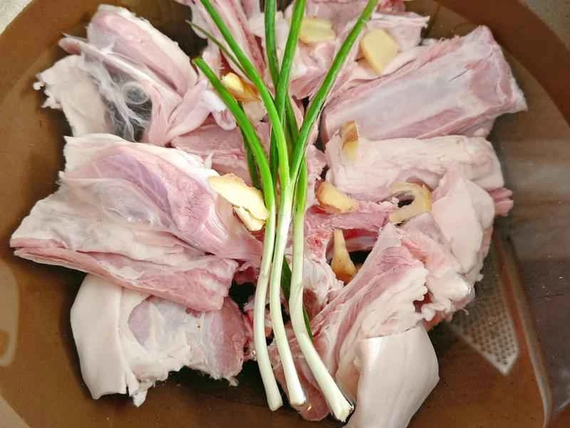 How to make pure milk hand-torn toast: Step 1