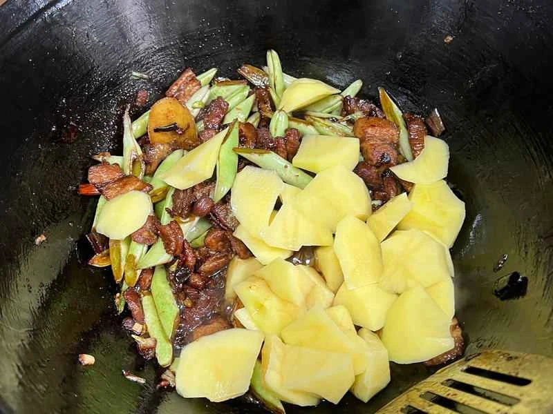 How to make pure milk hand-torn toast: Step 1