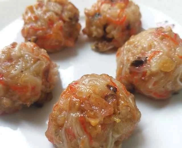 Recipe for Elderly Parents - Crystal Clear, Soft, Fragrant, and Auspicious Hakka Steamed Radish Dumplings