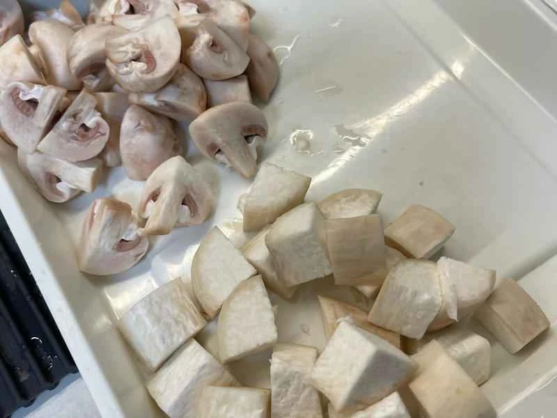 How to make pure milk hand-torn toast: Step 1