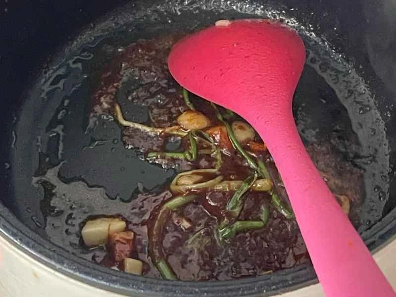 How to make pure milk hand-torn toast: Step 1