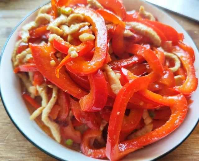 Recipe for home-style dish: shredded pork with red peppers