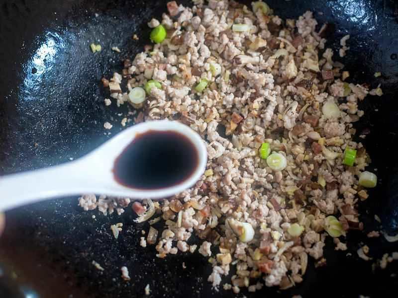 How to make pure milk hand-torn toast: Step 1