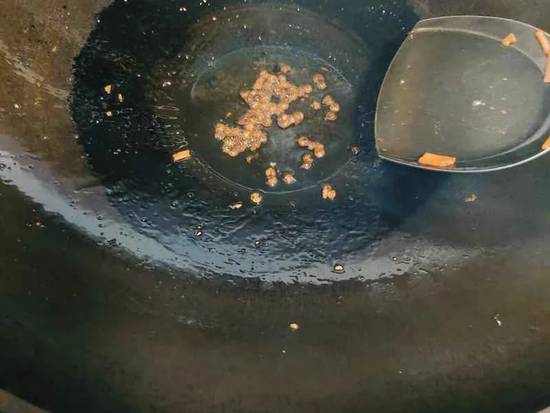 How to make pure milk hand-torn toast: Step 1