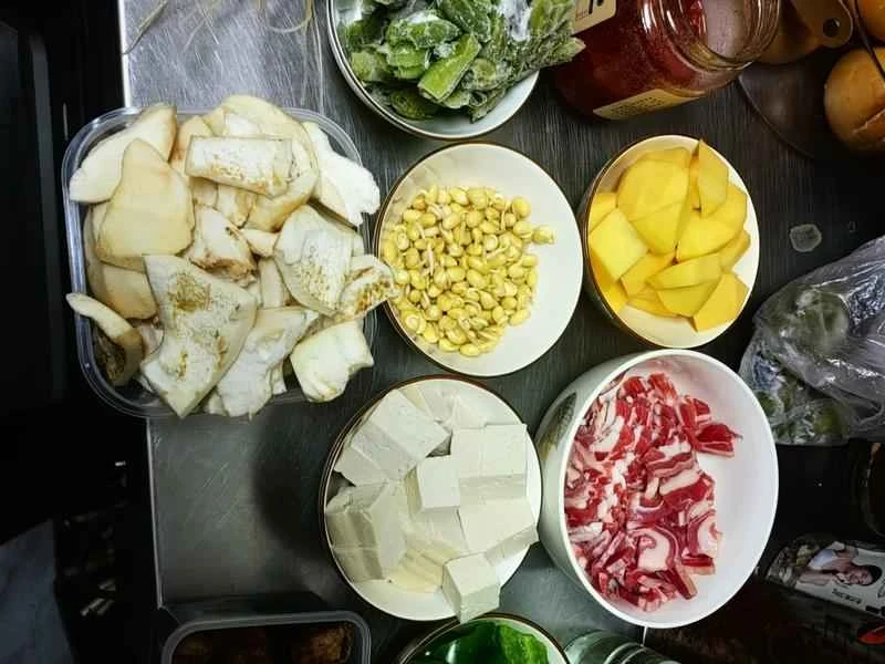 How to make pure milk hand-torn toast: Step 1