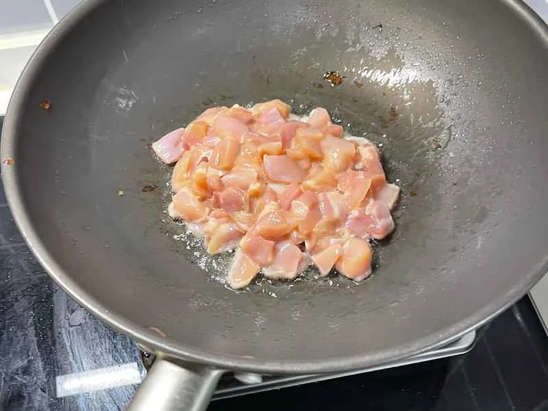 How to make pure milk hand-torn toast: Step 1