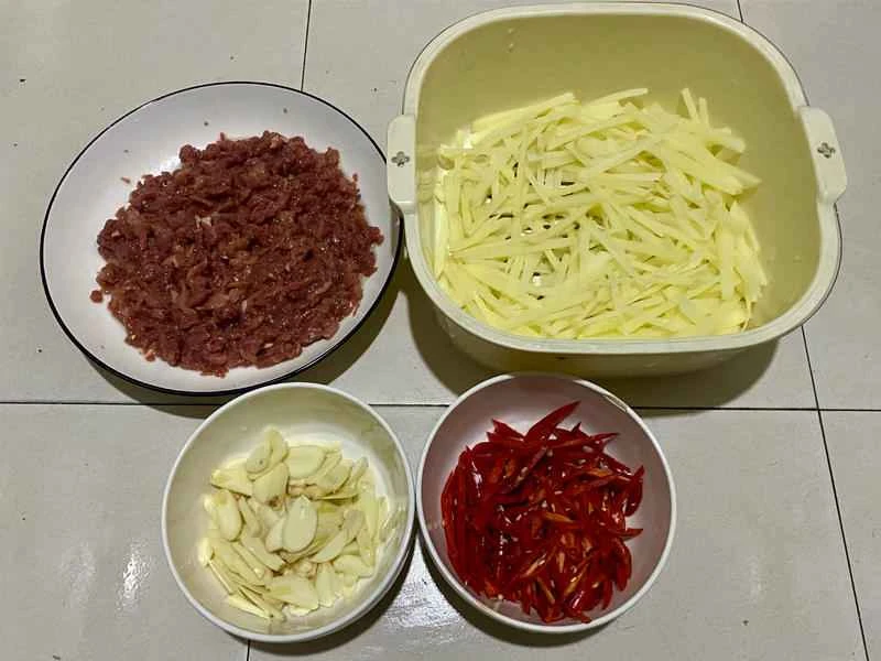 How to make pure milk hand-torn toast: Step 1