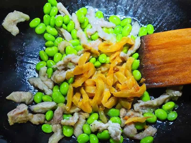 How to make pure milk hand-torn toast: Step 1