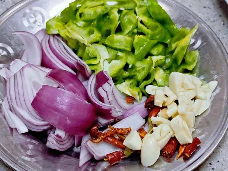 How to make pure milk hand-torn toast: Step 1