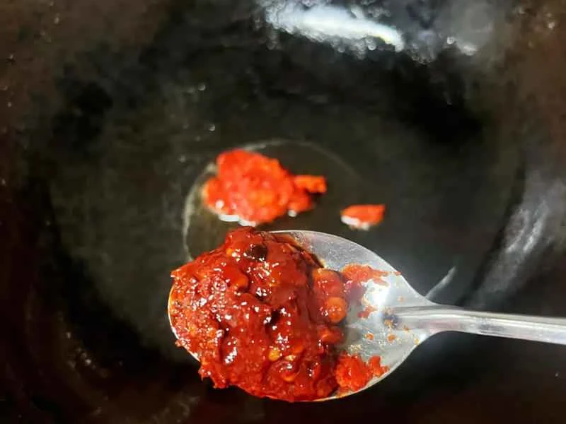 How to make pure milk hand-torn toast: Step 1