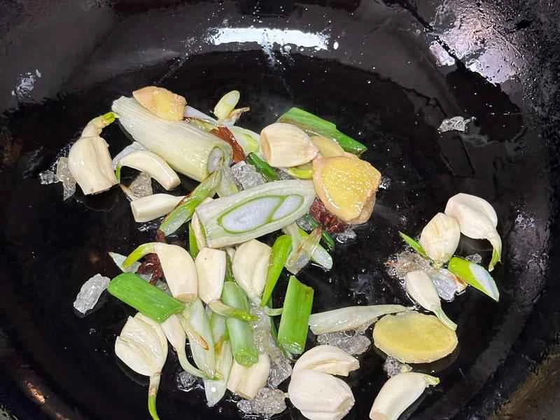 How to make pure milk hand-torn toast: Step 1