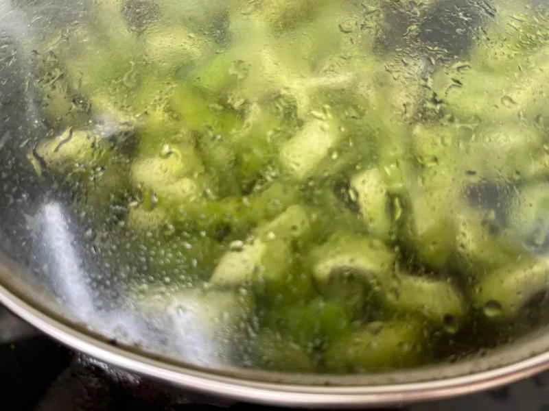 How to make pure milk hand-torn toast: Step 1