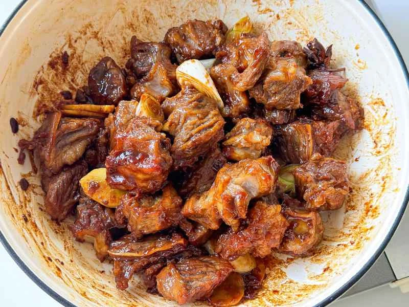 How to make pure milk hand-torn toast: Step 1